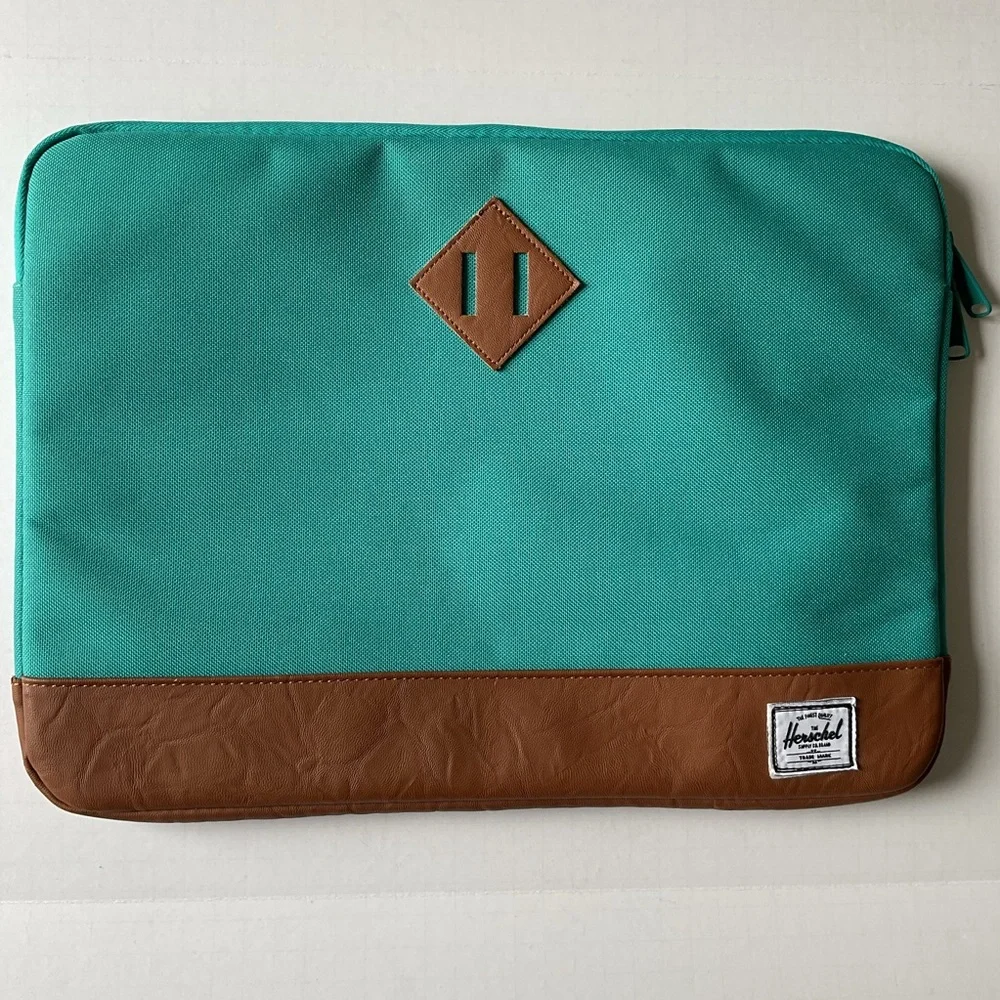 Herschel Supply Co. Heritage Sleeve for 15” Laptop